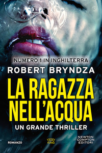 RAGAZZA NELL\'ACQUA