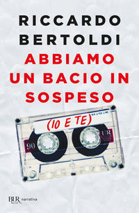Abbiamo un bacio in sospeso io e te 